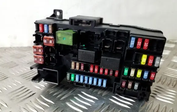 Opel Mokka Fuse module