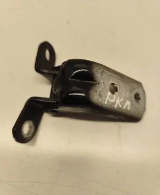 Hyundai Santa Fe Front door lower hinge 