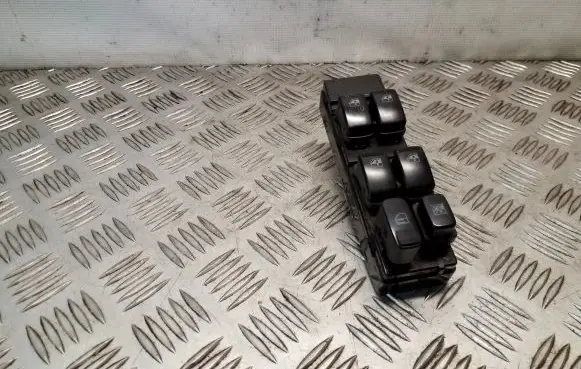 Hyundai Terracan Electric window control switch 93570H1120