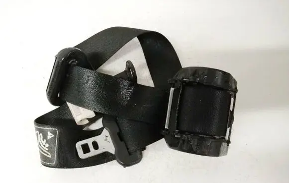 Jeep Compass Rear seatbelt 615301464a