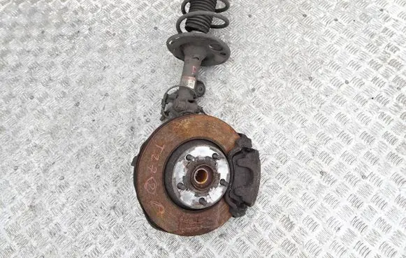 Toyota Avensis T270 Front wheel hub spindle knuckle asdf
