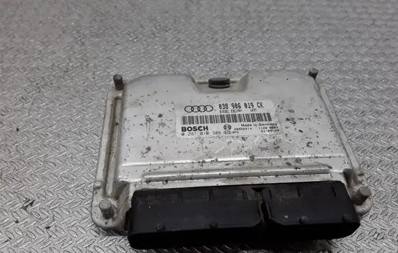 Audi A3 S3 8L Engine control unit/module 038906019CK 0281010308