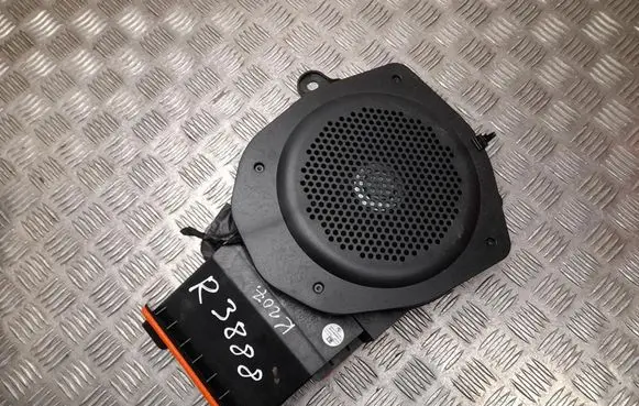 BMW iX1 Subwoofer speaker 5B4E647