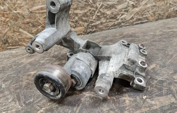 KIA Optima Generator/alternator bracket 