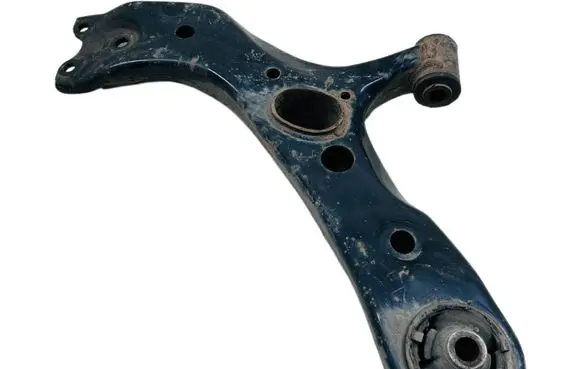Toyota RAV 4 (XA40) Front control arm