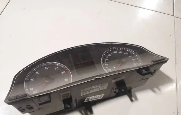 Speedometer (instrument cluster)