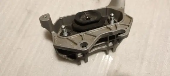 Dacia Sandero III Gearbox mount 112535643R