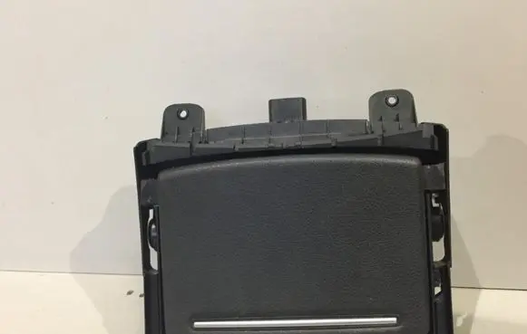 Cup holder front