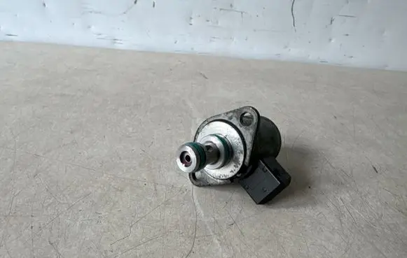 Mercedes-Benz CLS C219 Hydraulic servotronic pressure valve 613664