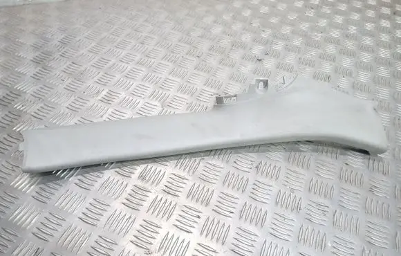 (D)pillar trim (top)