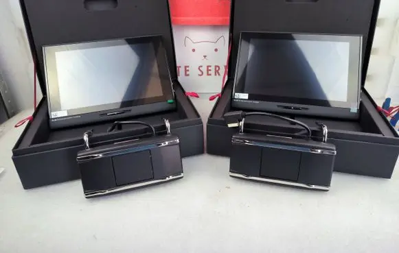 Audi Q7 4L Audio system kit 4M0051700F