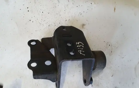 Toyota Corolla Verso E121 Engine mounting bracket NOCODE