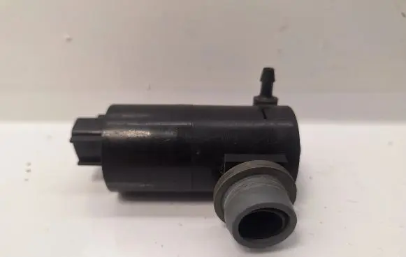 Toyota Auris 150 Windscreen/windshield washer pump 8533002040 30891