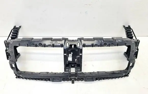 BMW 4 G22 G23 G24 G26 Radiator trim 517418715610