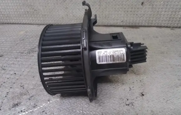Opel Zafira B Heater fan/blower A3370G D8087