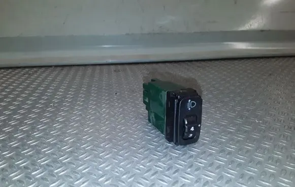 Mitsubishi Outlander Headlight level height control switch