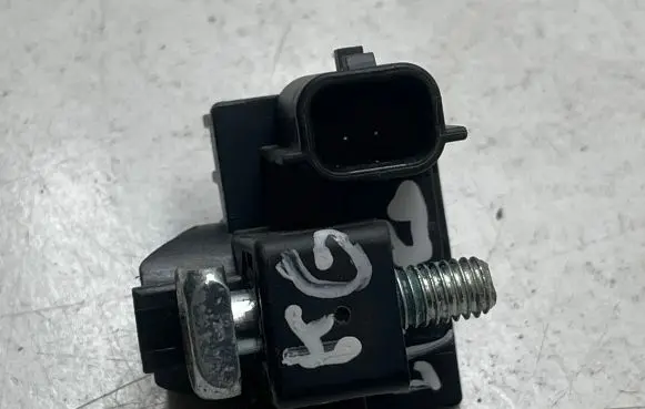 Renault Megane IV Airbag deployment crash/impact sensor 988337713R