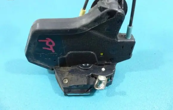 Suzuki Grand Vitara II Rear door lock IMPRK894245