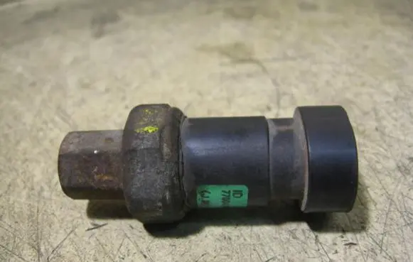Renault Scenic I Air conditioning (A/C) pressure sensor 7700424025BLT914917