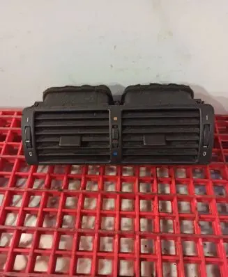 BMW 3 E46 Dash center air vent grill 8391179 8364007 C335601