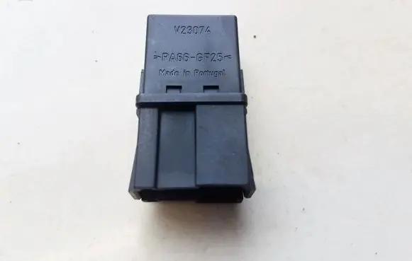 Mitsubishi Space Star Other relay MB95338211 SIEMENS-A1001-X7