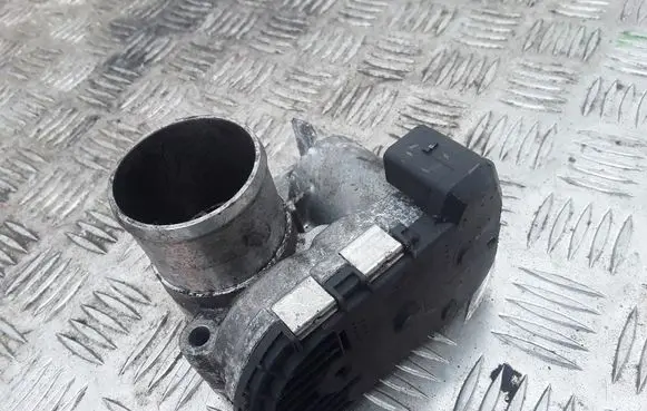 Renault Laguna II Throttle valve 8200330810