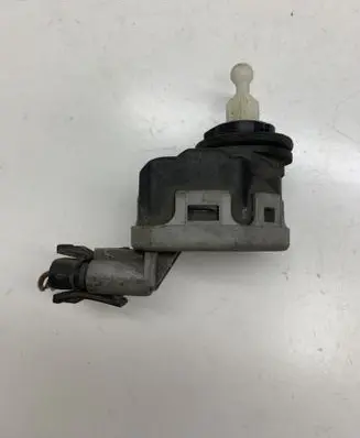 Headlight level adjustment motor