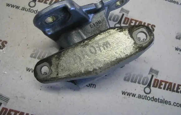 Mercedes-Benz A W169 Front door lower hinge 