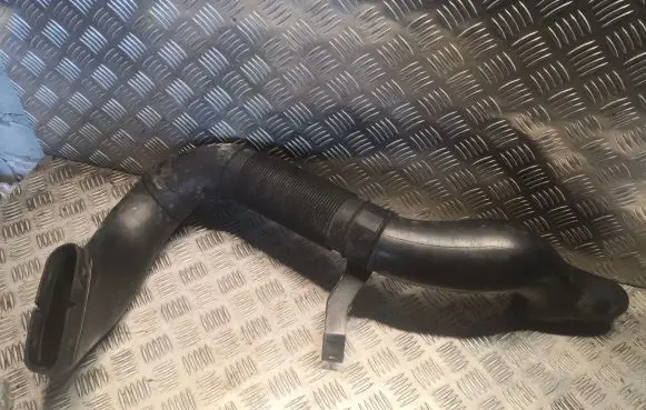Mercedes-Benz CLC CL203 Air intake duct part 6460900082 A6460900082
