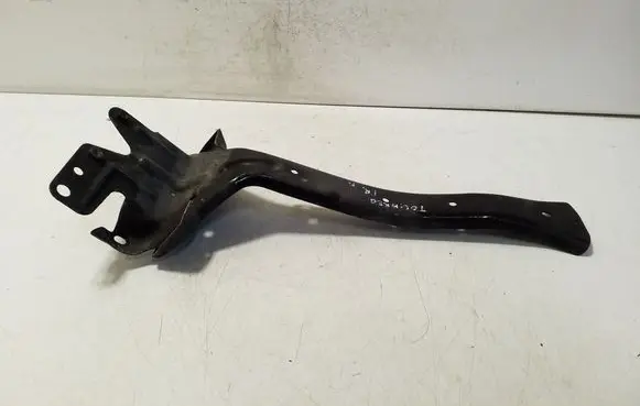 Volkswagen Touareg I Radiator support slam panel bracket 7L0805799