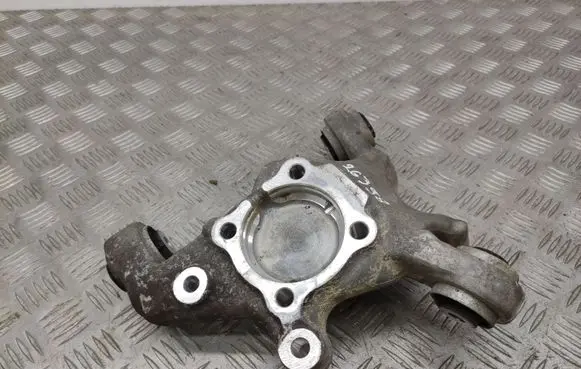Mercedes-Benz B W246 W242 Rear wheel hub 2460306