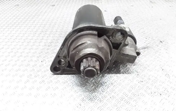 Volkswagen Touran I Starter motor 1005831311