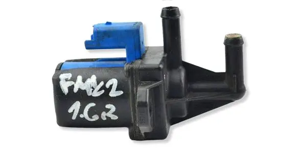 Ford Focus Coolant heater control valve 3M5H6C534BB