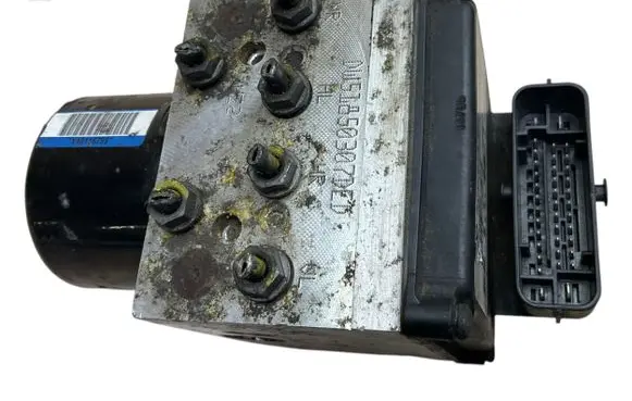 Volkswagen PASSAT B6 ABS Pump 3C0614095M 15747702 15747502B