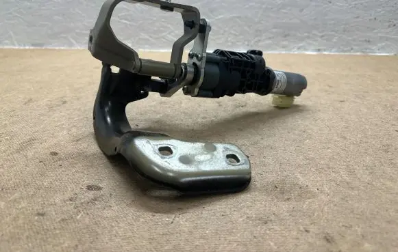 Audi A6 C7 Tailgate/trunk/boot lift motor 4G9827851E 0390204122
