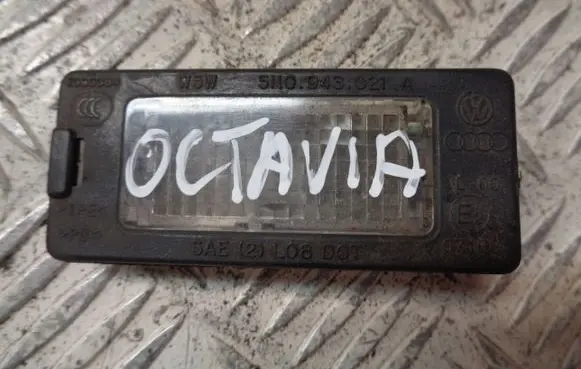 Skoda Octavia Mk3 (5E) Number plate light 5N0943021A