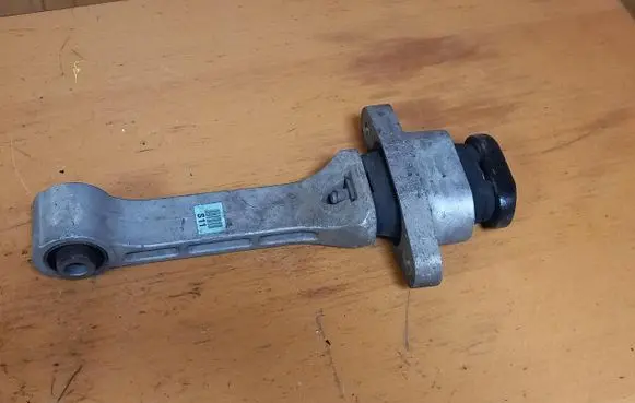 Hyundai Santa Fe Gearbox mounting bracket 21950S1100