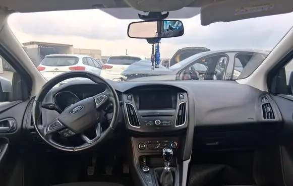 Ford Focus Dashboard 