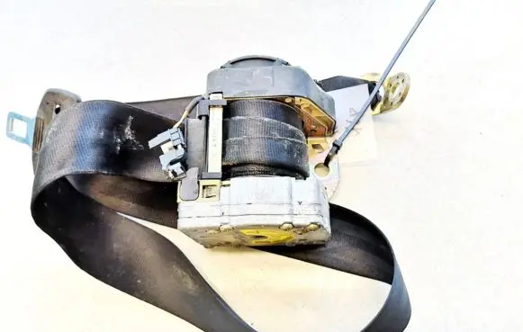 Audi A6 S6 C5 4B Rear seatbelt 00065157
