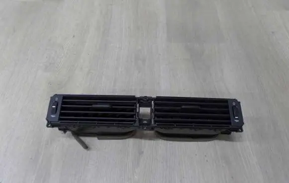 Volvo XC70 Dash center air vent grill 30755181 46379