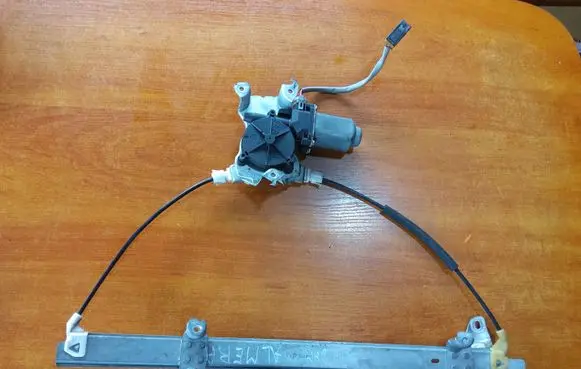 Front door window regulator with motor