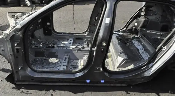 BMW 1 F40 Pillar (middle) 