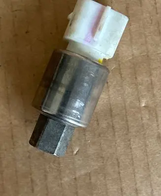 Ford Mondeo Mk III Air conditioning (A/C) pressure sensor 3S7H19D594AA
