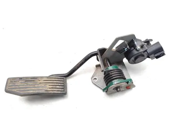 Isuzu Rodeo Accelerator throttle pedal SERA56901
