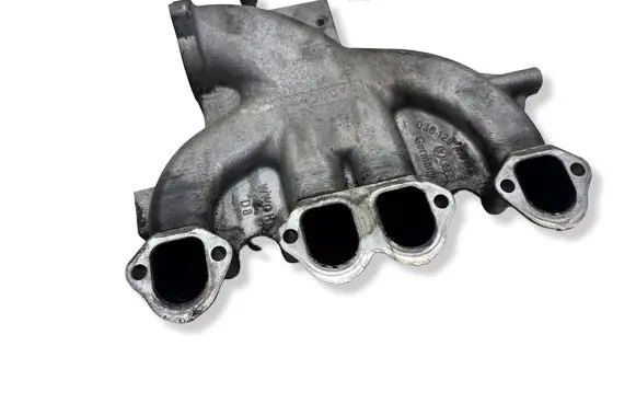 Volkswagen Golf IV Intake manifold 038129713BC