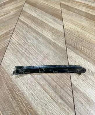 Mercedes-Benz E W211 Front bumper mounting bracket A2118801114