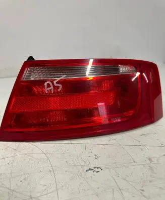 Audi A5 8T 8F Rear/tail lights 8T0945096