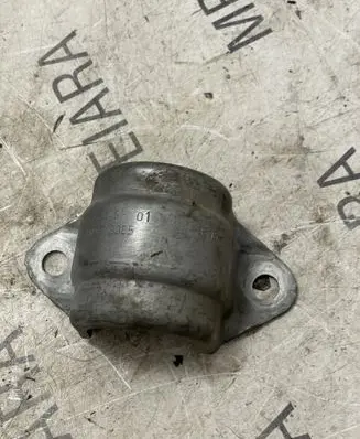BMW 5 F10 F11 Sway bar bush bracket, rear 6775445