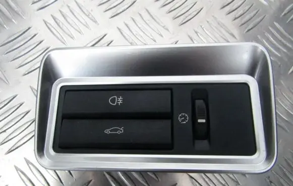 Tailgate opening switch
