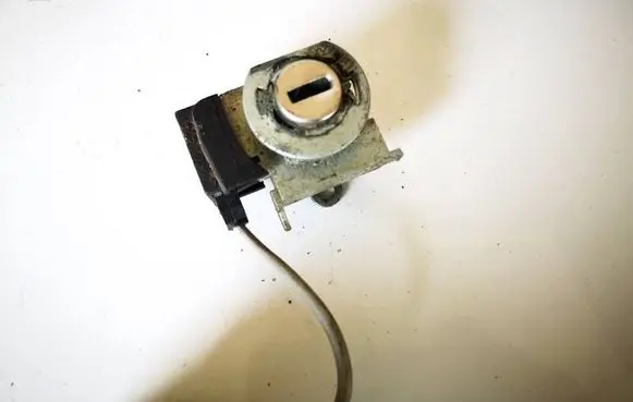 Audi A3 S3 8L Front door lock (next to the handle) 